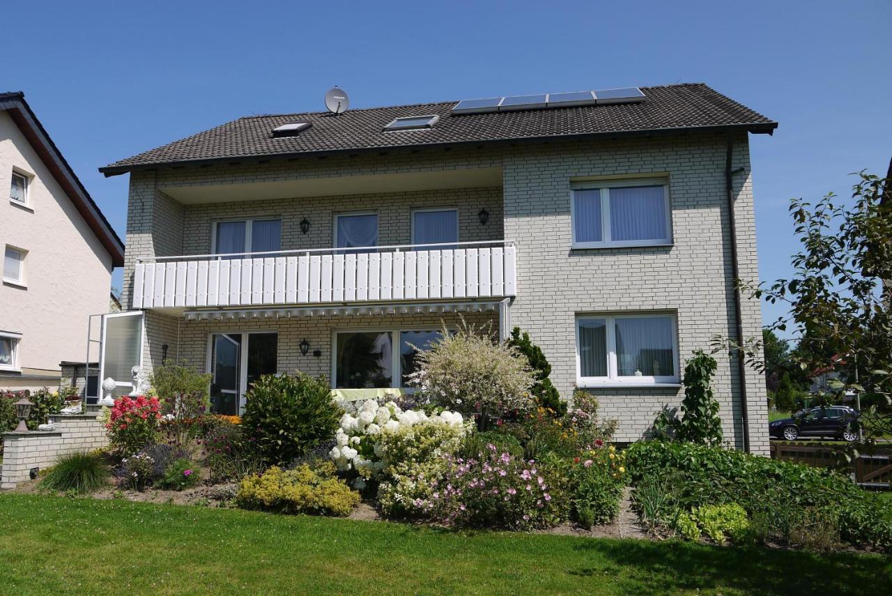 Ferienwohnung Und Gaestezimmer Iburgblick Bad Driburg Exterior foto