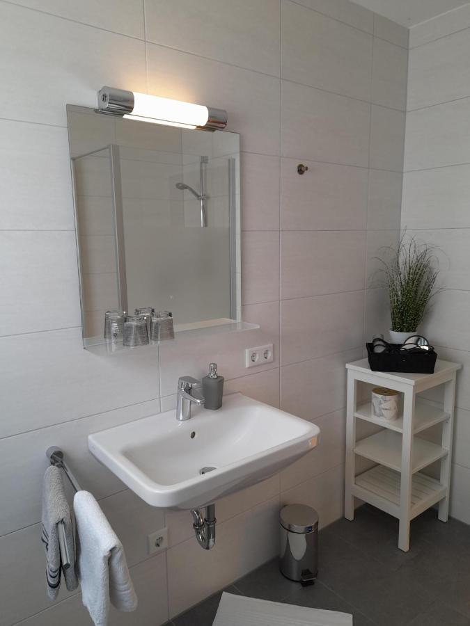 Ferienwohnung Und Gaestezimmer Iburgblick Bad Driburg Exterior foto